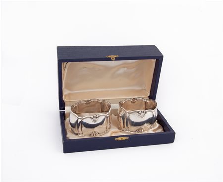 Coppia di portatovagliolo in argento 800