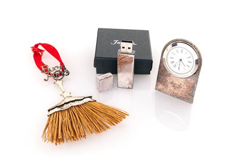 Lotto composto da tre oggetti da scrivania in argento