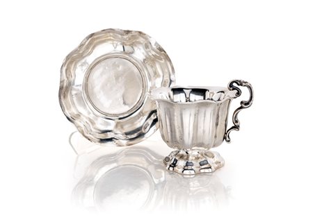 Tazza e piattino in argento, Parigi, metà del XIX secolo, argentiere Martial Fray (1849 - 1861)
