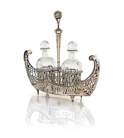 Oliera a navicella in argento 950/1000,  1809 - 1819