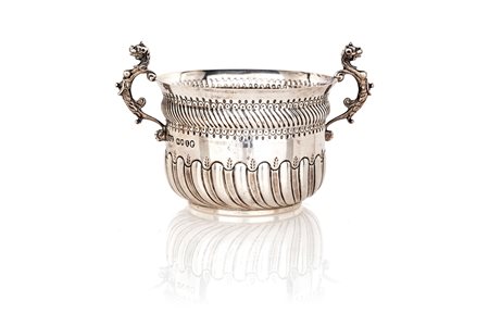 Zuccheriera biansata in argento, Londra 1884, argentiere J. R. H.