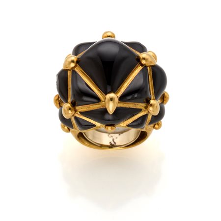 Anello firmato Webb, anni '70 circa, in oro giallo e smalto nero Misura 13/53...