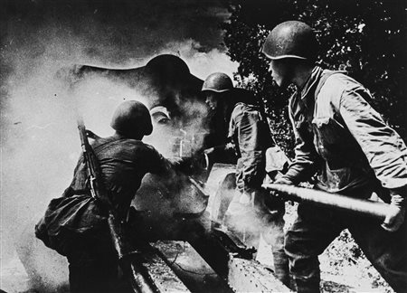 Aleksandr Vasilevic Ustinov (1909-1995)  - Artiglieri sul fronte sud-occidentale, 1943