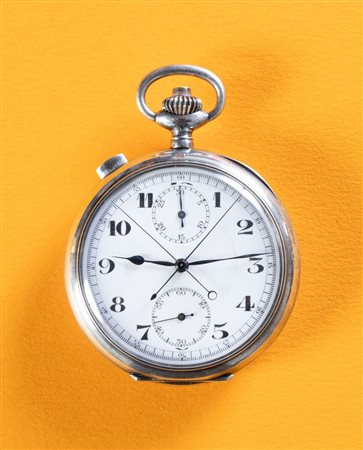 OROLOGIO DA TASCA CRONOGRAFO RATTRAPANTE, 1930. Cassa in argento, quadrante...