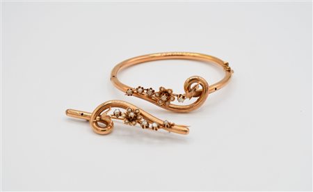 Demi-parure in oro basso e perline di fiume naturali composta da un bracciale e una spilla