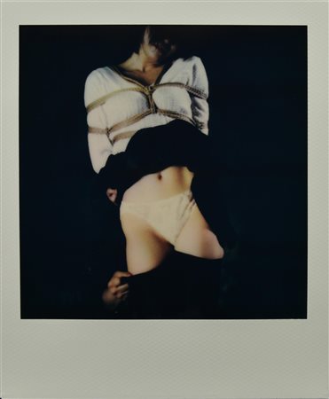 Araki Nobuyoshi SENZA TITOLO polaroid, cm 11x9 sul retro: firma