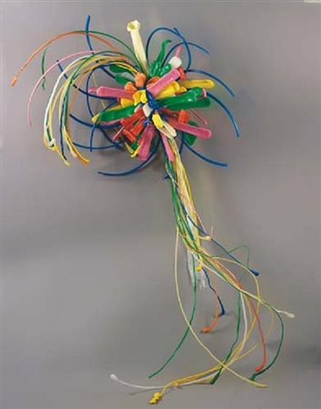 ALEX ANGI Cannes (Francia) 25/11/1965 Plastic invasor, 2006 plastiche...