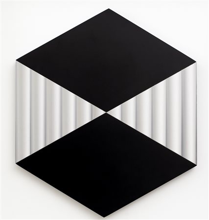 GETULIO ALVIANI Udine 05/09/1939 Superfice esagonale, 1976 alluminio e...