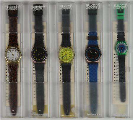 LOTTO DI CINQUE SWATCH, 1989 composto da: -SWATCH TRES CHIC, mod. CHIC ON,...
