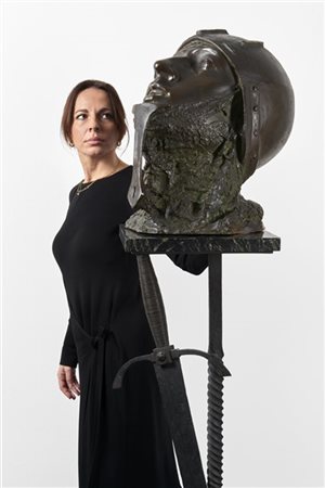 Oreste Labò "Il soldato" 
scultura in bronzo poggiante su sostegno in ferro batt