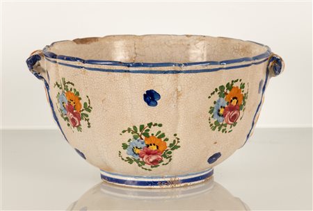 Vaso da cucina con decoro al fioraccio e con due prese a finti nastri blu. Manifattura Castelli, fine del XIX secolo.   