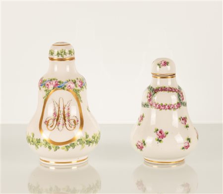Coppia di borracce. Manifattura Sevres, XX secolo   