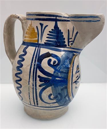 Boccale trilobato con corpo panciuto ovoidale.Manifattura di Viterbo del XVII secolo   