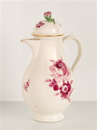 Caffettiera con decoro floreale in monocromia rossa. Manifattura Meissen Marcolini (1775-1780 ca)   