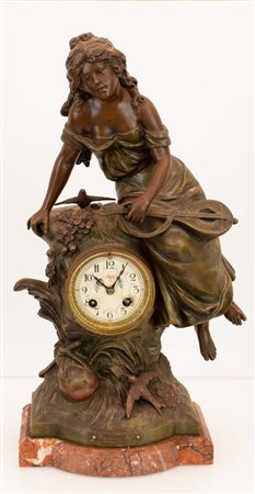 Orologio francese in bronzo da tavolo e marmo rosso rappresentante allegoria della musica Manifattura L & F Moreau   
