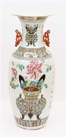 Coppia di vasi Pekù con disegno bonsai risalenti al Periodo Repubblica. Cina, inizi XX secolo   