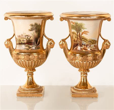 Coppia di grandi vasi a cratere Sevres. Manifattura francese della fine del XIX - inizi del XX secolo   