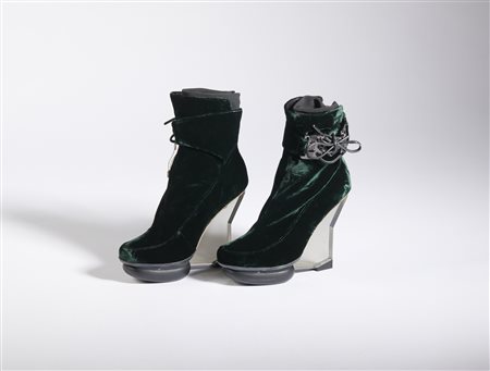 YAMAMOTO YOSHI - Y''3 Scarpe scultura mod. ARKQUE  in velluto verde pino.