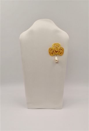 CHANEL - Spilla a cordone marinaro.