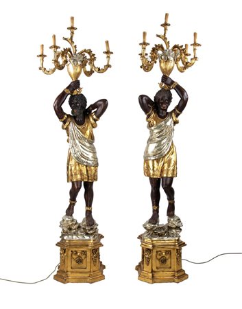  
Coppia di lampade da terra con mori veneziani in stile barocco Metà del XX secolo
 228x43x70