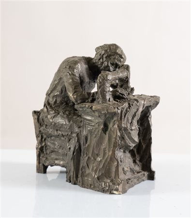FARPI VIGNOLI (Bologna 1907 – 1997) Scultura in resina raffigurante sarta. Cm...
