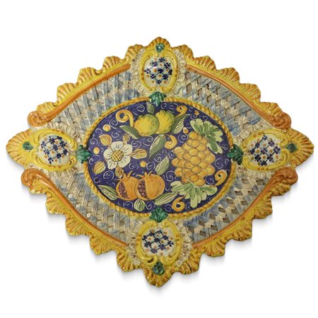 Centrotavola in maiolica di Caltagirone con raffigurazione di uva, melograni e limoni, 20° century