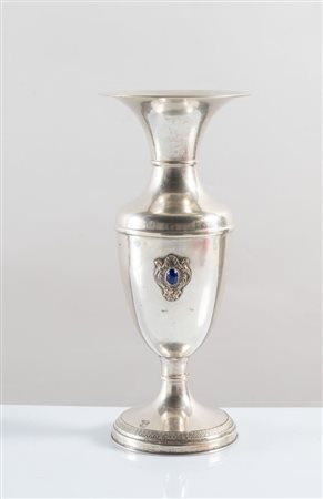 F.LLI FOSSI S.d.f., Firenze, metà del XX secolo. Vaso in argento 800 con...