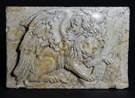 Bassorilievo in marmo raffigurante Leone di San Marco in tempo di pace. Arte...