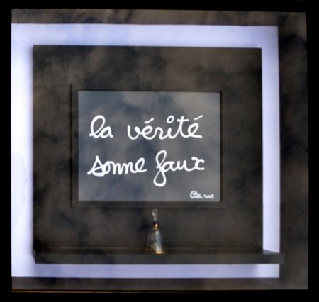 BEN VAUTIER Con campanello, 2002 Assemblaggio su tavola cm. 44x50x10 firmato...