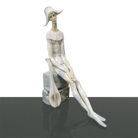 Lladrò (1956)  - Statuina in porcellana Lladro fine 4558 di Arlecchino seduto con mandolino