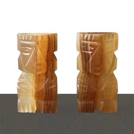 Coppia di fermalibri in alabastro