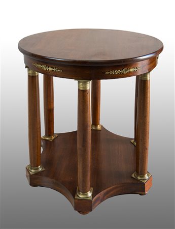 Tavolino antico Impero Francese in mogano con innesti di elementi in bronzo...