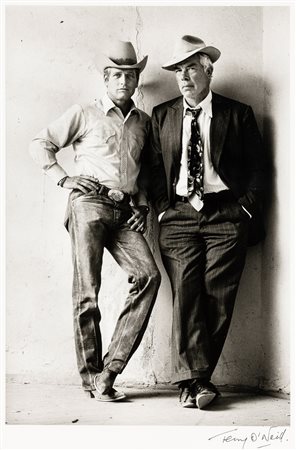 Terry O'Neill 1938-2019 Newman and Marvin, 1972 stampa alla gelatina ai sali...