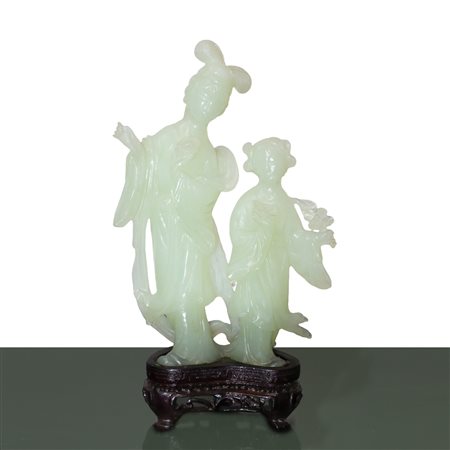 Figurina di due guanin madre e figlia in giada verde chiaro