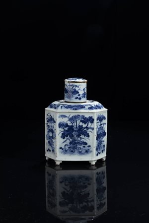 PORTA THE'<BR>Porta thé esagonale in porcellana bianca e blu
