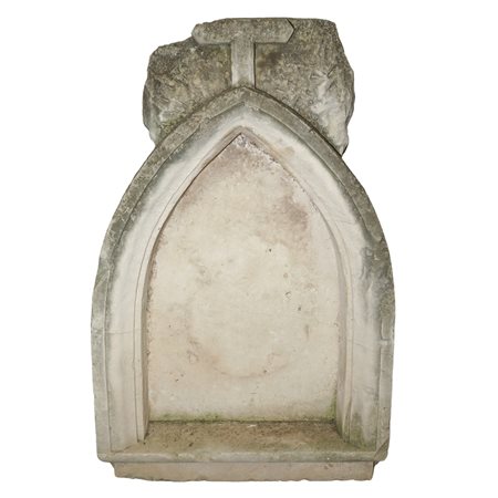 Altarino con croce sommitale in pietra bianca, fine Gothic, 15° secolo