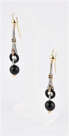 PAIO DI ORECCHINI PENDENTI IN ORO 14 KT, ONICE E DIAMANTI orecchini con...