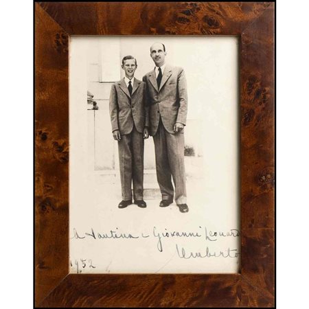  
Foto con dedica di Umberto II Casa Savoia e corti europee...
 