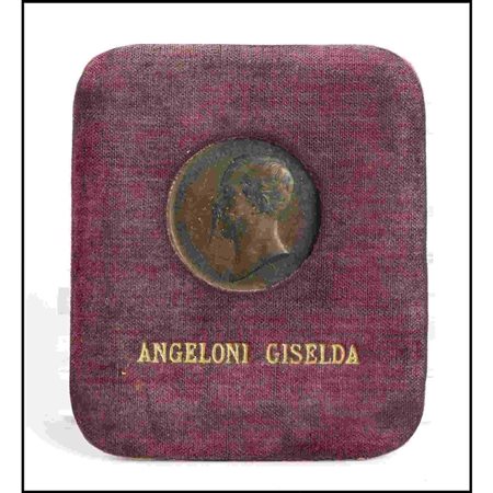  
Medaglia in bronzo del Istituto Nazionale per le figlie dei militari italiani Ordini Cavallereschi e Medaglie...
 