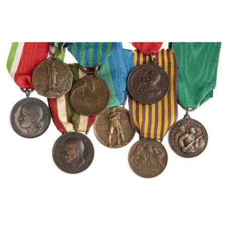  
LOTTO DI OTTO MEDAGLIE ORDINI E MEDAGLIE - ITALIA, REGNO...
BRONZO, ARGENTO, MISURE DIVERSE 