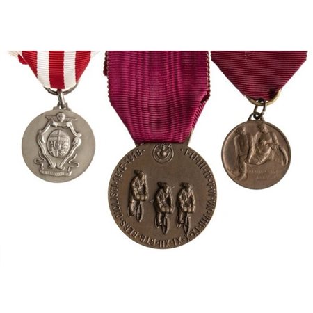  
LOTTO DI TRE MEDAGLIE ORDINI E MEDAGLIE - ITALIA, REGNO...
BRONZO, ARGENTO, MISURE DIVERSE 