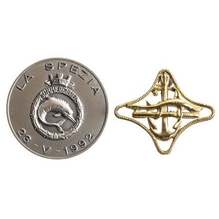  
MEDAGLIA NON PORTATIVA E DISTINTIVO
 ORDINI E MEDAGLIE - ITALIA, REPUBBLICA...
METALLO ARGENTATO 50 MM, METALLO DORATO 