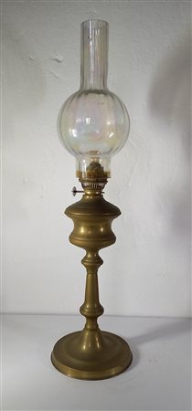 LUME A PETROLIO IN OTTONE - PARALUME IN VETRO H.CM.45