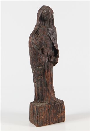 ANONIMO Scultura raffigurante martenità. Legno. Cm 11,50 x 42,00 x 7,00.