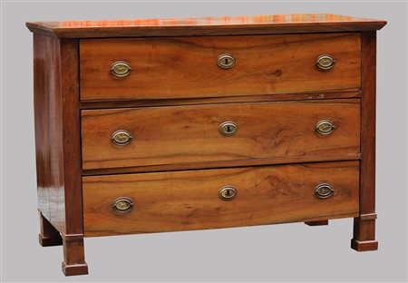 Manifattura italiana del xix sec. . Legno di noce. Cm 130,00 x 92,00 x 62,50....