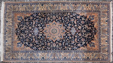 Tappeto orientale. Tappeto. Cm 200,00 x 300,00.