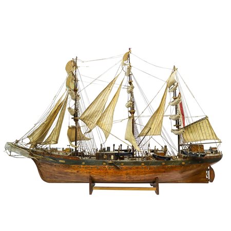 Grande veliero a tre alberi a vele spiegate