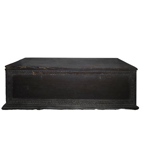 Cassapanca in legno di noce, nineteen° secolo