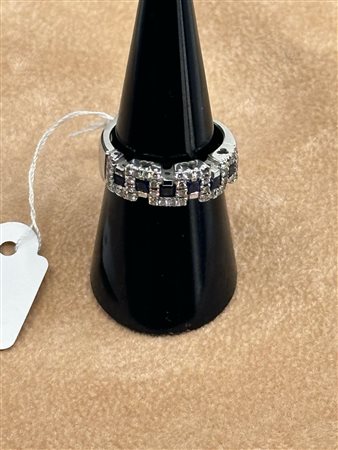 ANELLO CON DIAMANTI E ZAFFIRI
