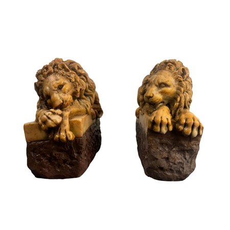 Coppia di sculture raffiguranti Leoni in pietra scolpita, periodo XX secolo....